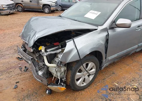 2010 Subaru Outback 2.5I Premium z USA, uszkodzony, nr VIN 4S4BRBCC0A3314940